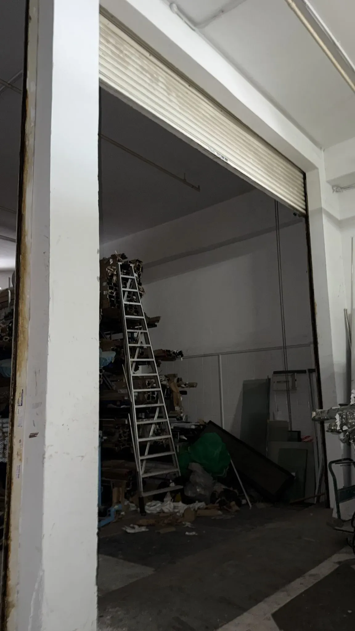 Emergency Off-Track Damaged Roller Shutter Slats Repair & Realignment in Singapore